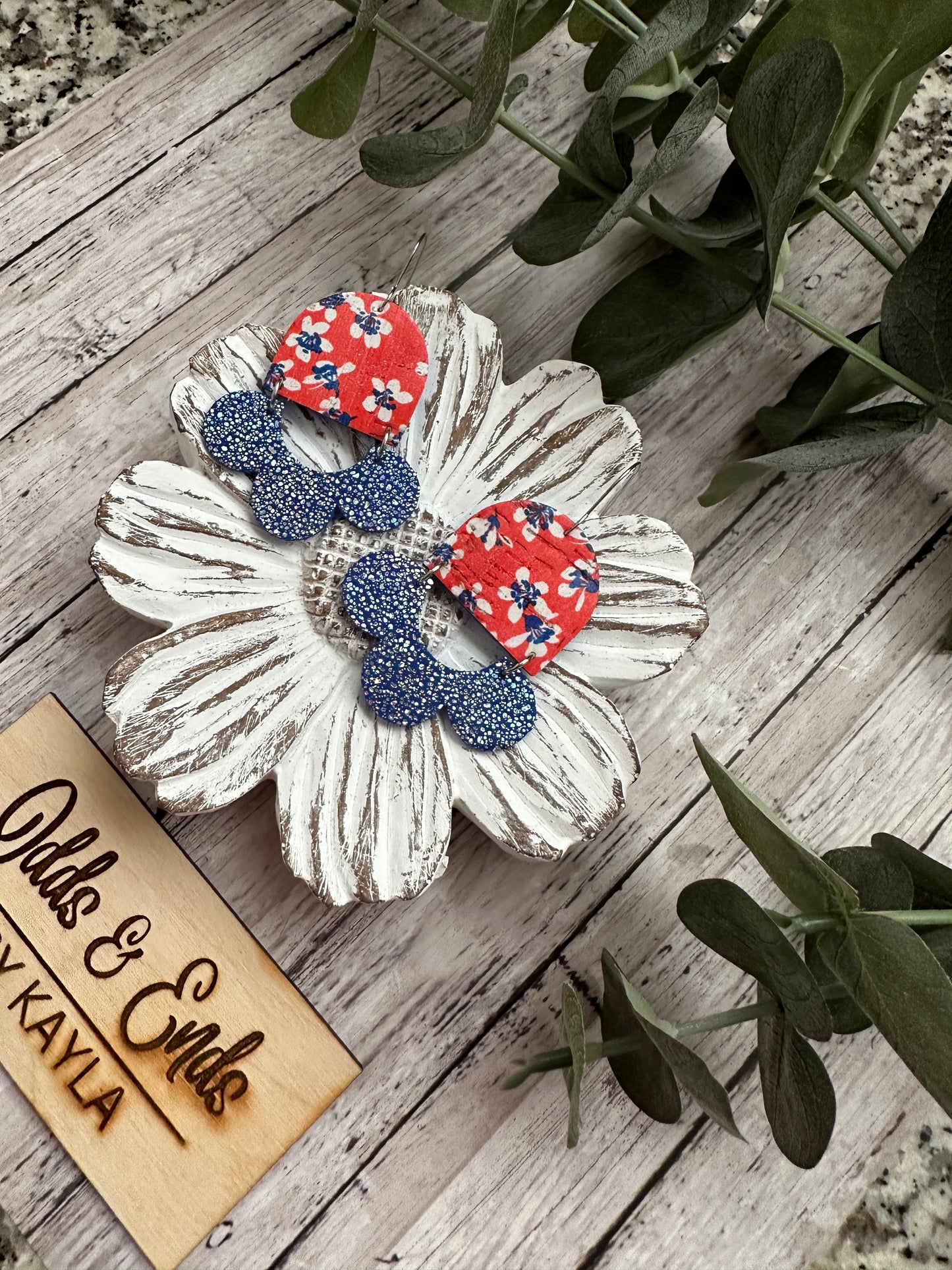 Red White & Blue Scallop Floral | Patriotic | 4th of July