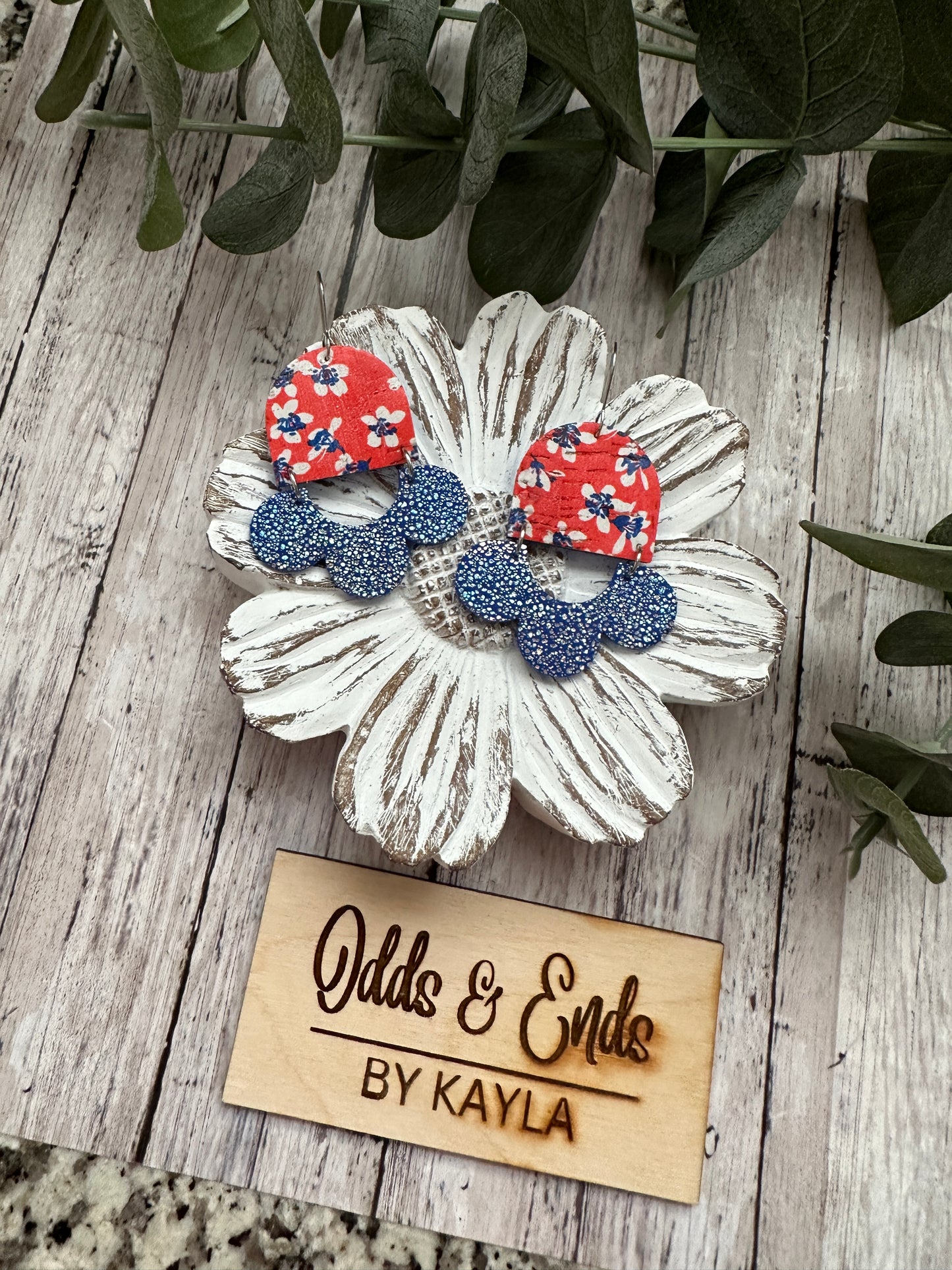 Red White & Blue Scallop Floral | Patriotic | 4th of July