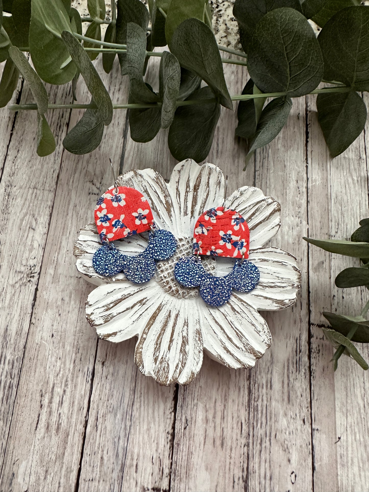 Red White & Blue Scallop Floral | Patriotic | 4th of July