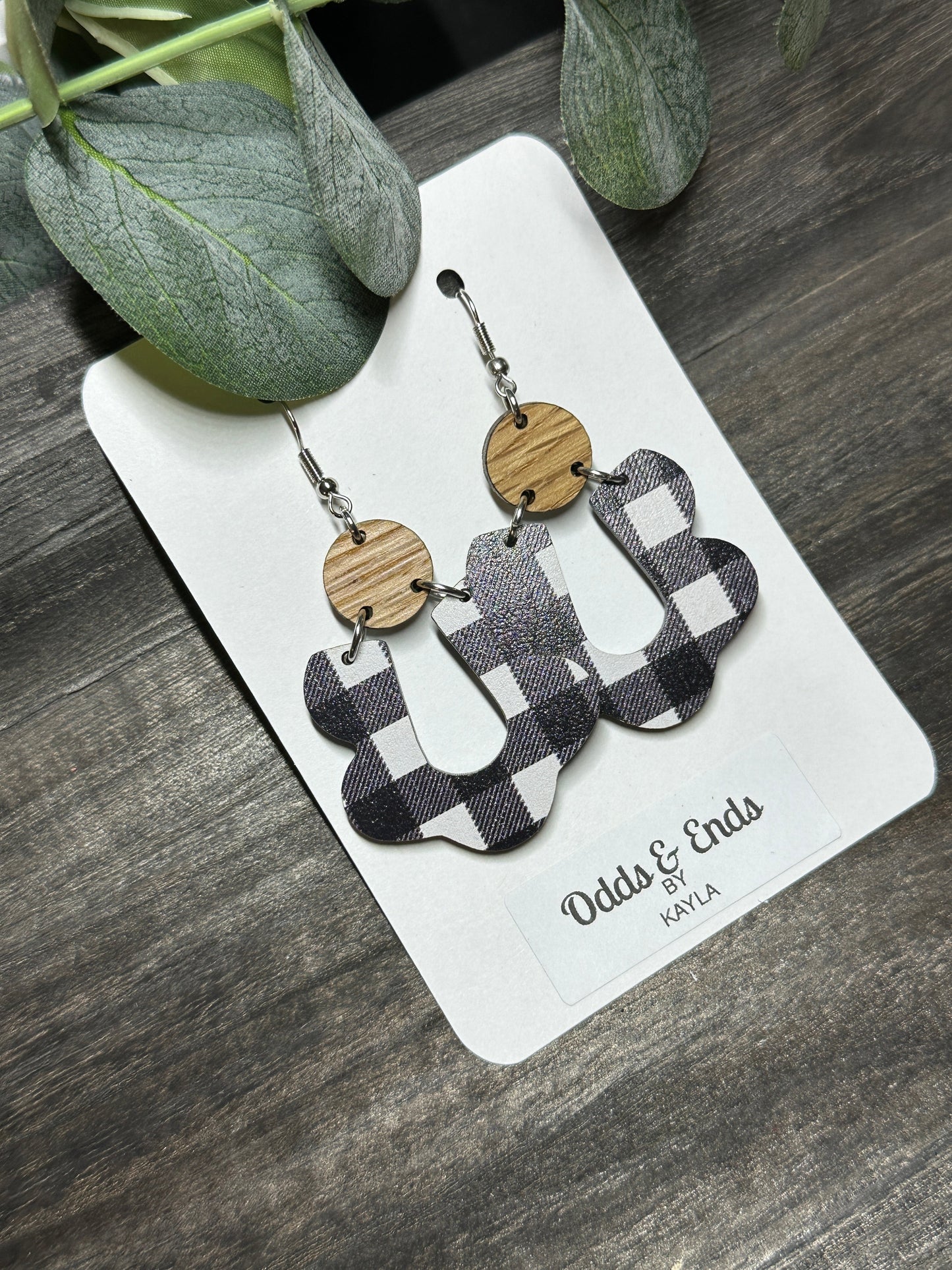 Plaid Scalloped Wooden Dangles