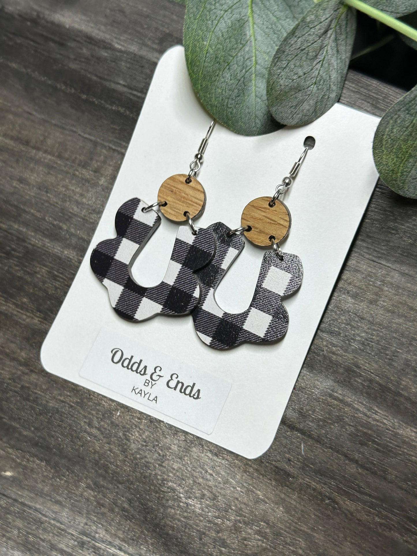 Plaid Scalloped Wooden Dangles