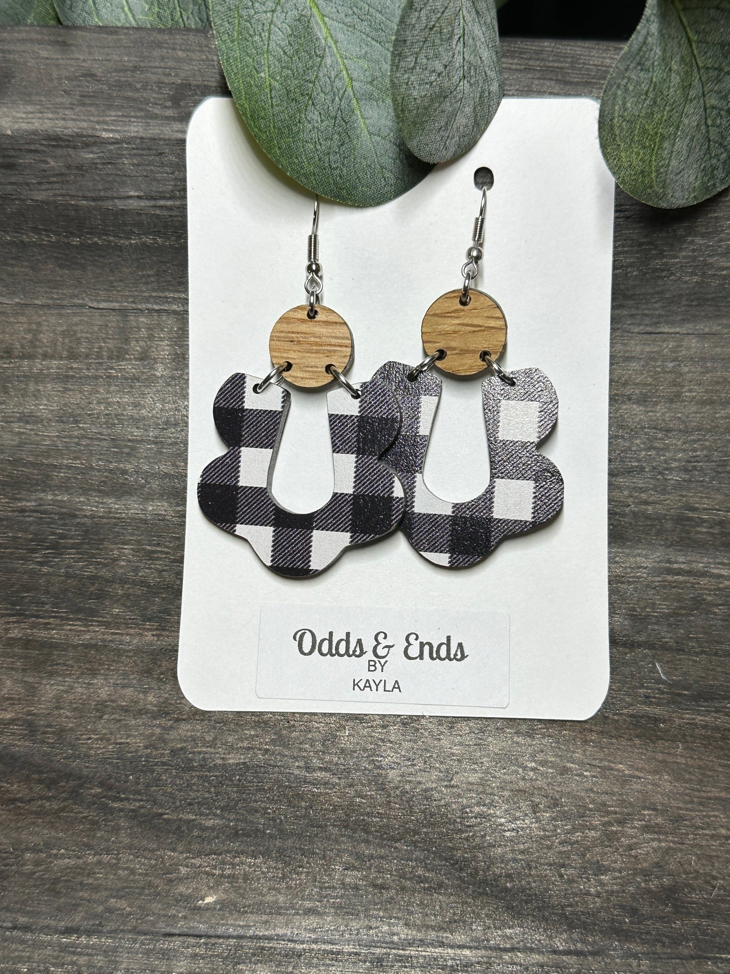 Plaid Scalloped Wooden Dangles