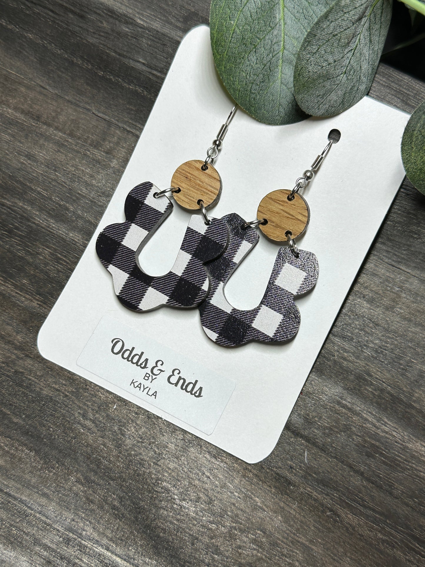 Plaid Scalloped Wooden Dangles