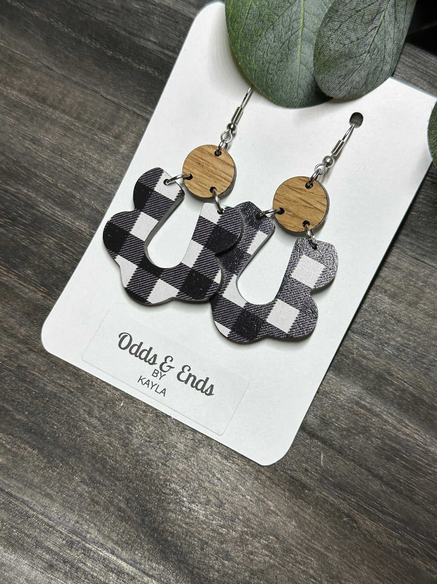 Plaid Scalloped Wooden Dangles